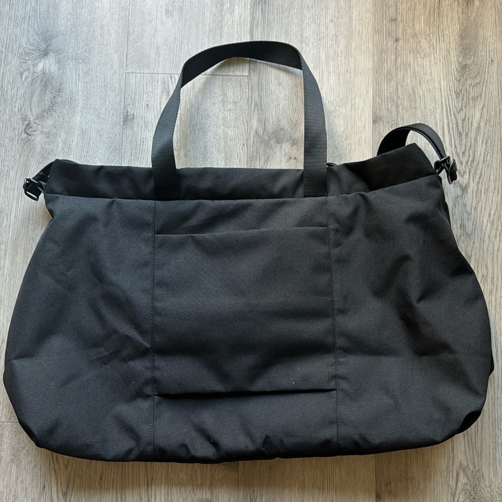 Everlane ReNew Transit Weekender